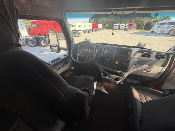 2023 Peterbilt 579-12