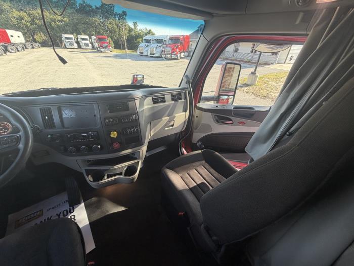 2023 Peterbilt 579-13