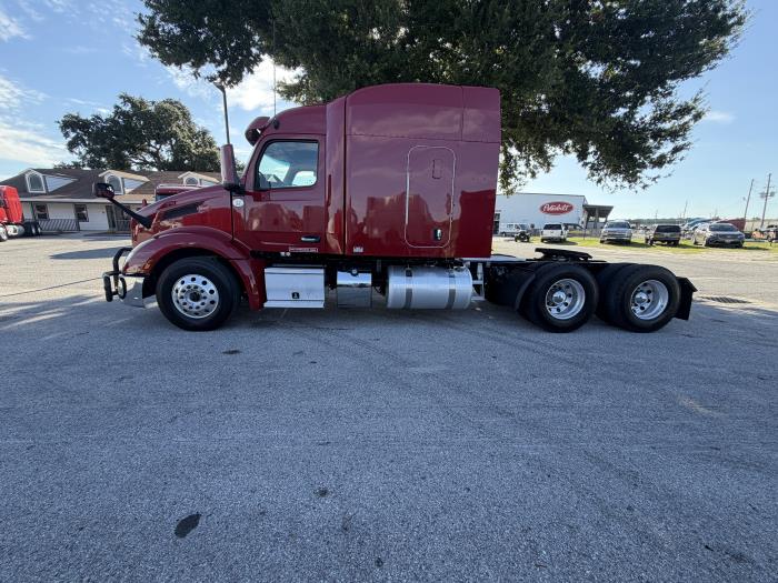2023 Peterbilt 579-4