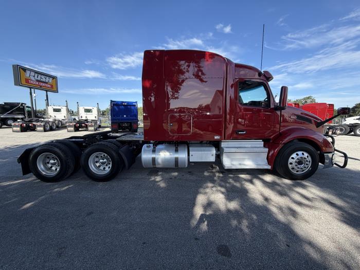 2023 Peterbilt 579-8