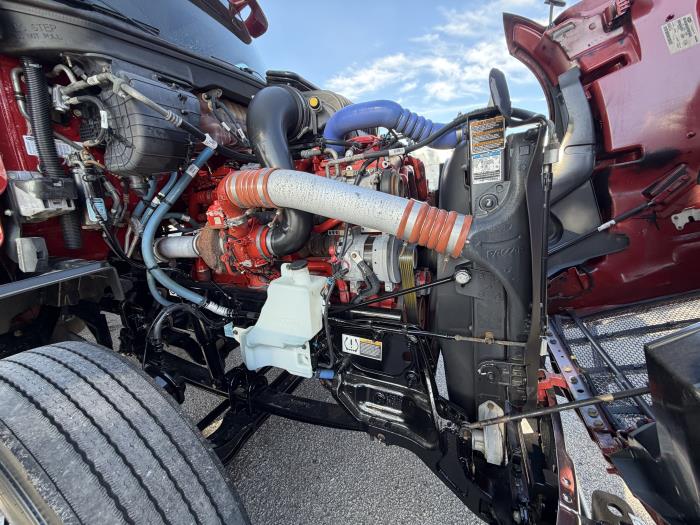2023 Peterbilt 579-10