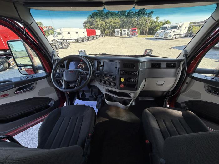2023 Peterbilt 579-14