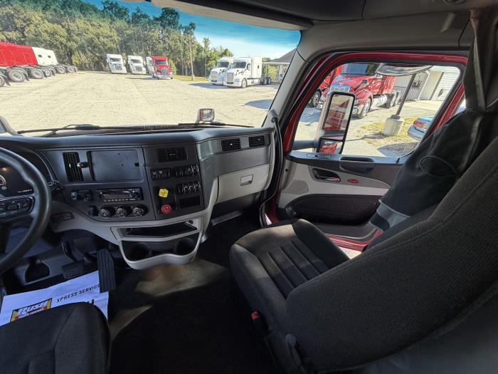 2023 Peterbilt 579-15