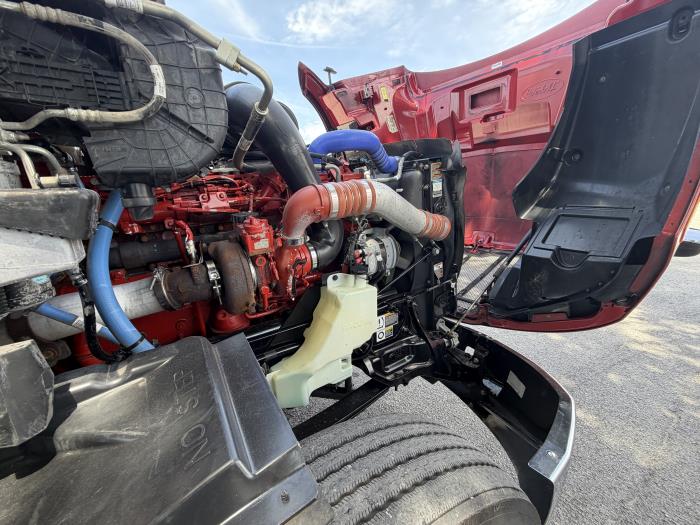 2023 Peterbilt 579-10
