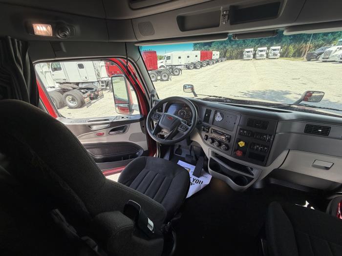 2023 Peterbilt 579-13