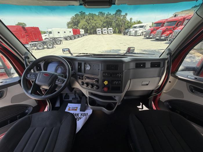 2023 Peterbilt 579-15