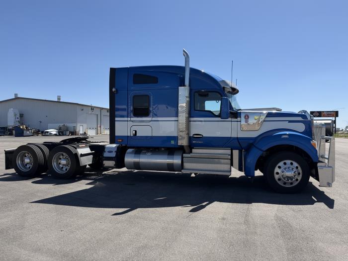 2024 Kenworth W990-5