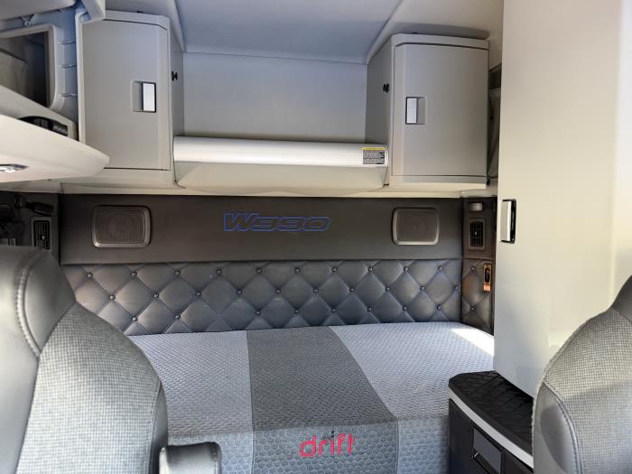 2024 Kenworth W990-8