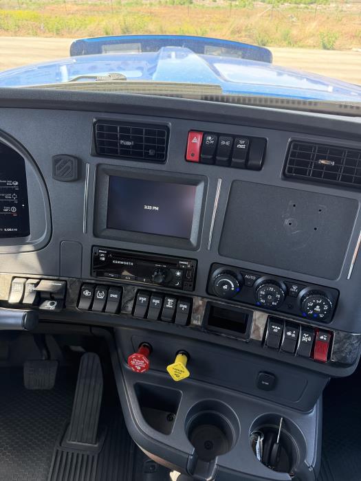 2024 Kenworth W990-11
