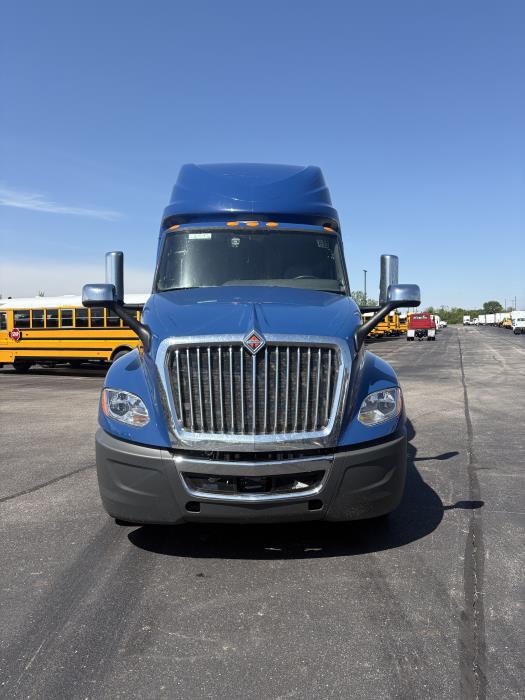 2022 International LT625-3
