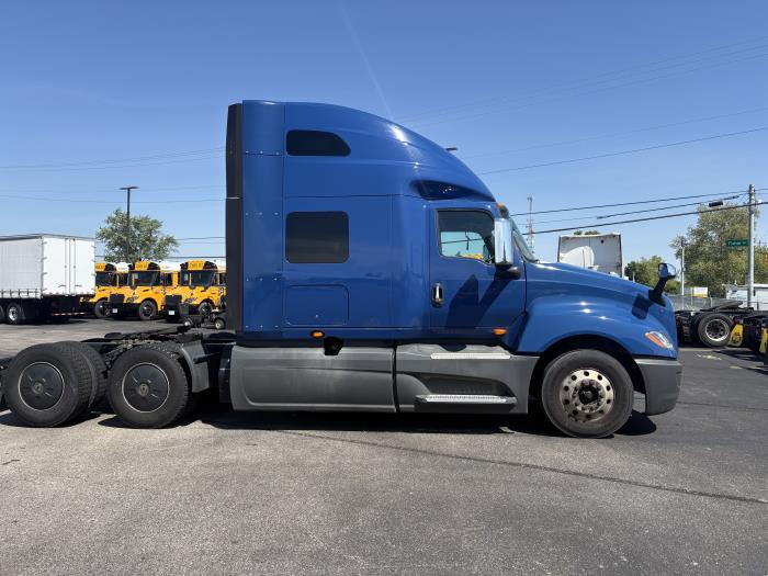 2022 International LT625-4