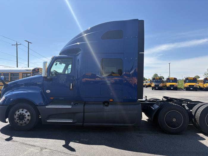 2022 International LT625-6