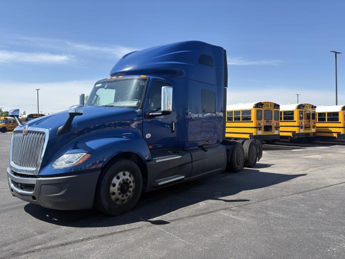 2022 International LT625-7