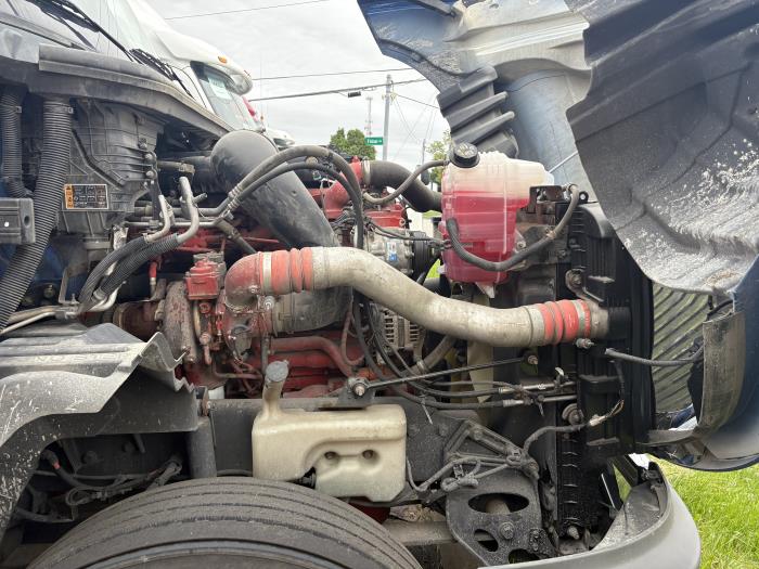 2022 International LT625-8