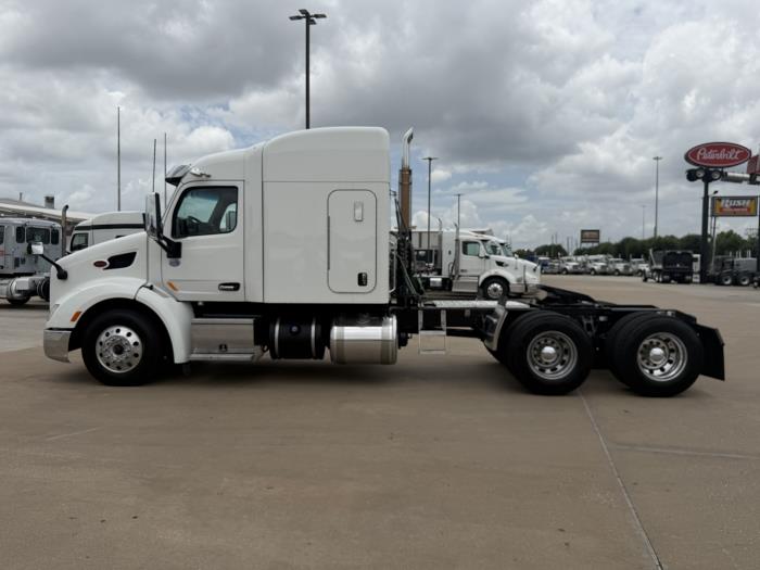 2021 Peterbilt 579-1