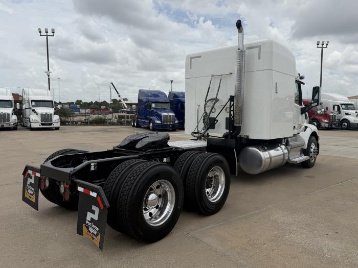 2021 Peterbilt 579-4