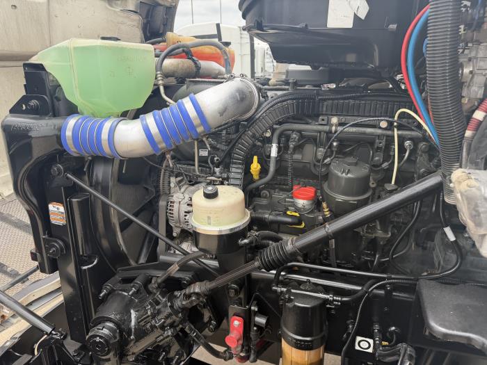 2021 Peterbilt 579-16