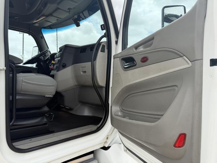 2021 Peterbilt 579-21