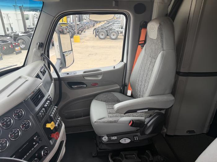 2021 Peterbilt 579-24