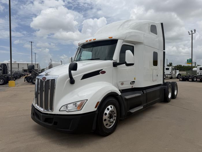2022 Peterbilt 579-1