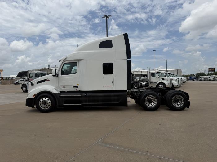 2022 Peterbilt 579-2