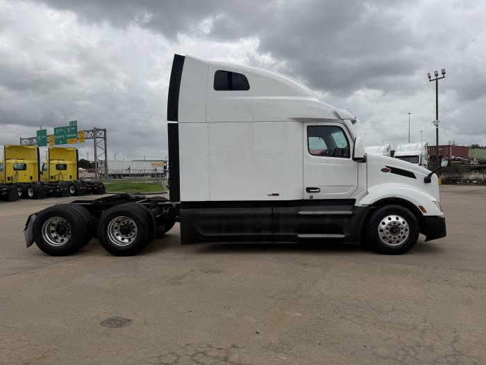2022 Peterbilt 579-6