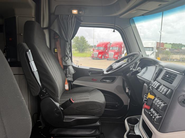 2022 Peterbilt 579-23