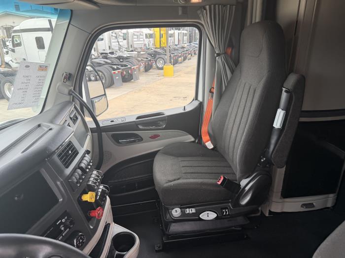 2022 Peterbilt 579-25