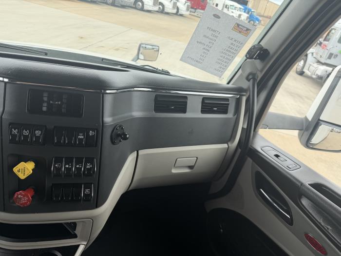 2022 Peterbilt 579-36