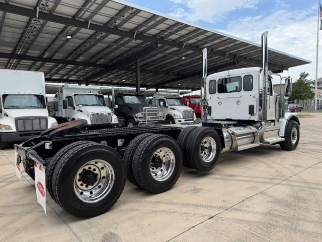 2027 Peterbilt 589-6