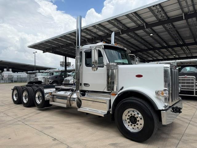2027 Peterbilt 589-8