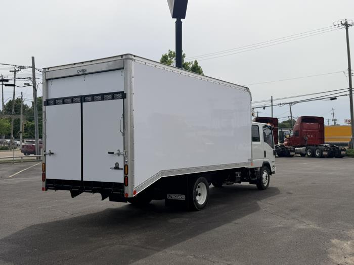 2027 Isuzu NPR-HD-5