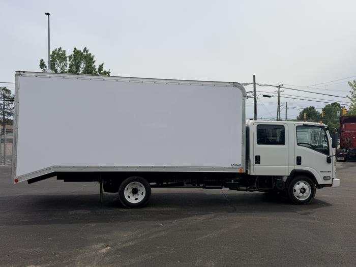 2027 Isuzu NPR-HD-6