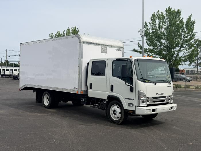 2027 Isuzu NPR-HD-7