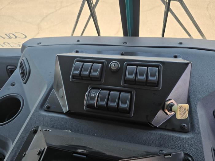 2025 Peterbilt 520-12