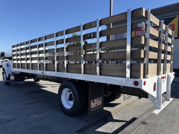 2027 Ford F-750-2