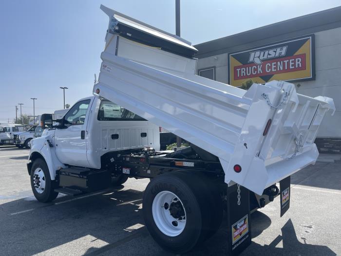 2027 Ford F-750-27