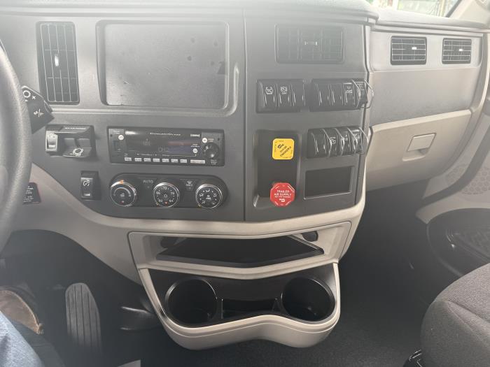2023 Peterbilt 579-5