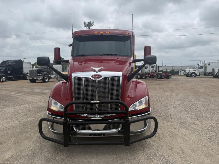 2023 Peterbilt 579-1