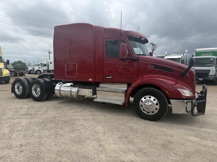 2023 Peterbilt 579-24