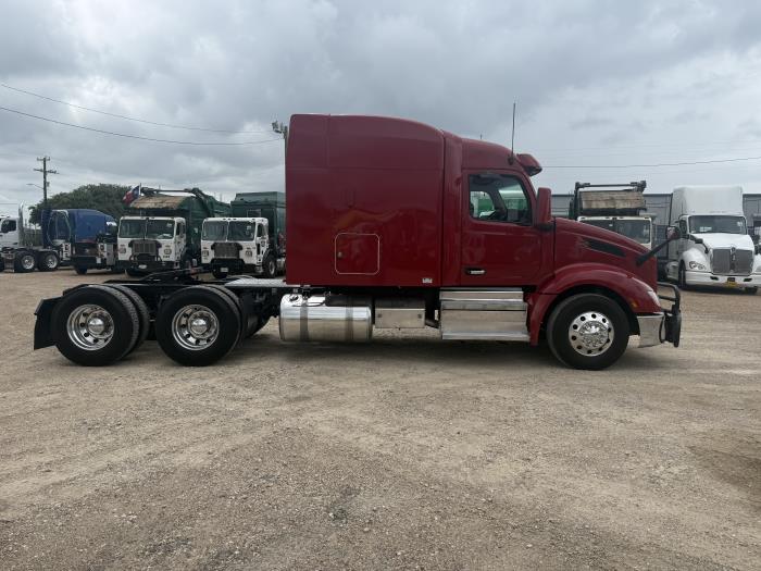 2023 Peterbilt 579-27