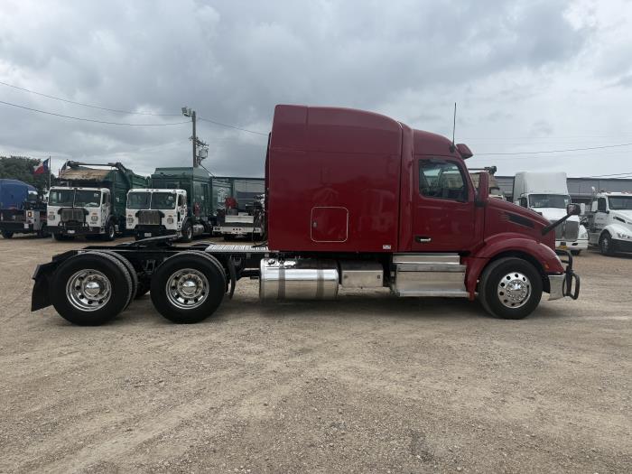 2023 Peterbilt 579-28