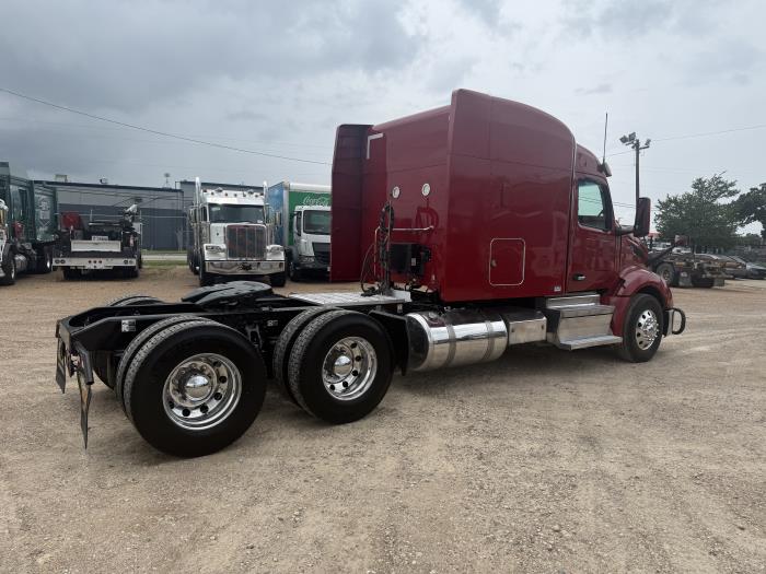 2023 Peterbilt 579-31