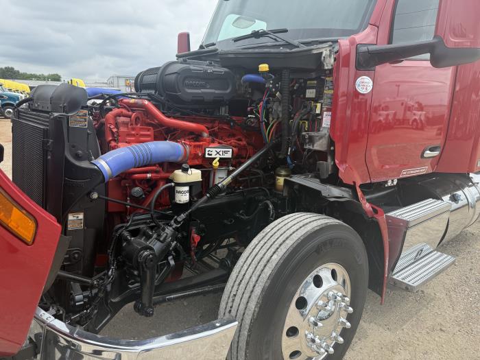 2023 Peterbilt 579-44