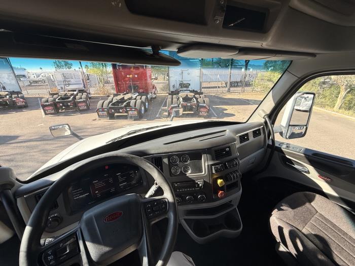 2022 Peterbilt 579-11