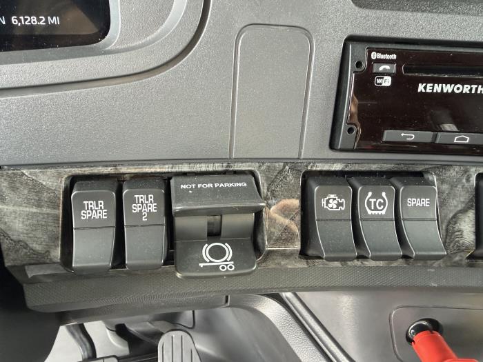 2024 Kenworth W990-19