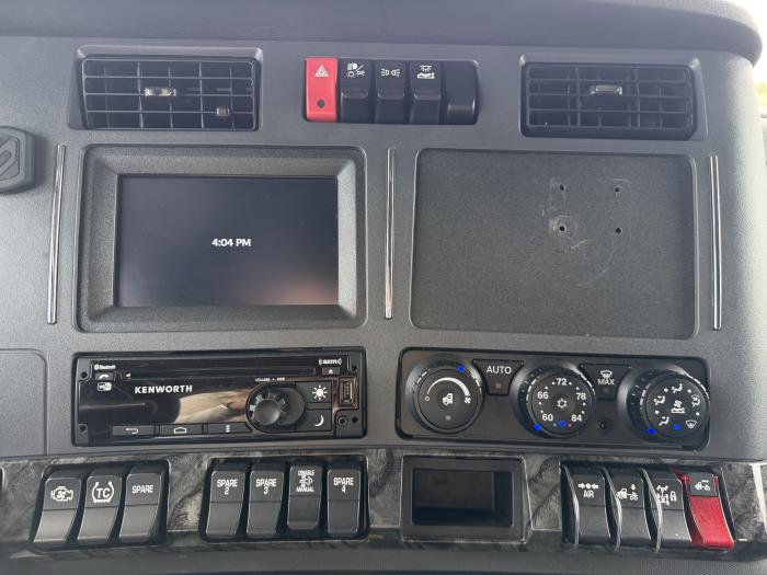 2024 Kenworth W990-18