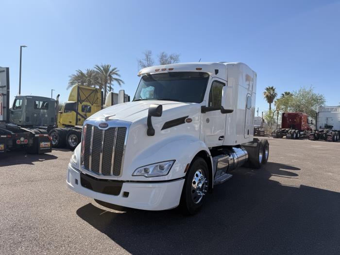 2022 Peterbilt 579-0