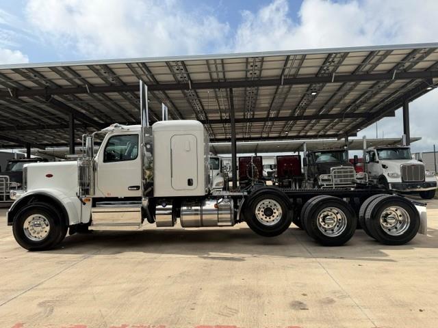 2027 Peterbilt 589-2