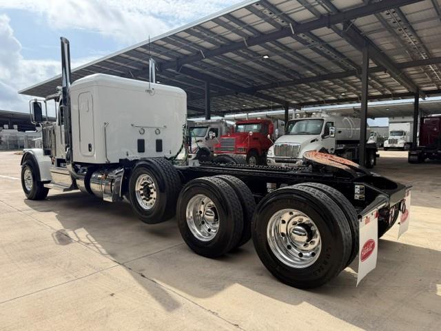 2027 Peterbilt 589-3